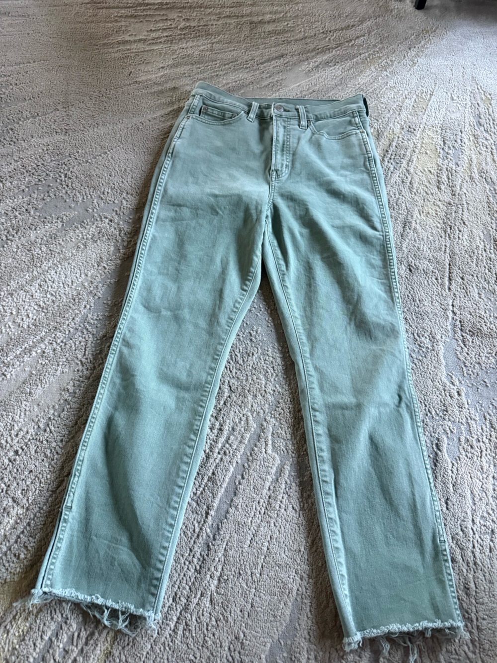 GAP Vintage Slim straight High Rise Sage Green jeans raw hem 28 / 8